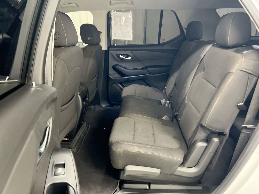 Used 2020 Chevrolet Traverse LS image 21