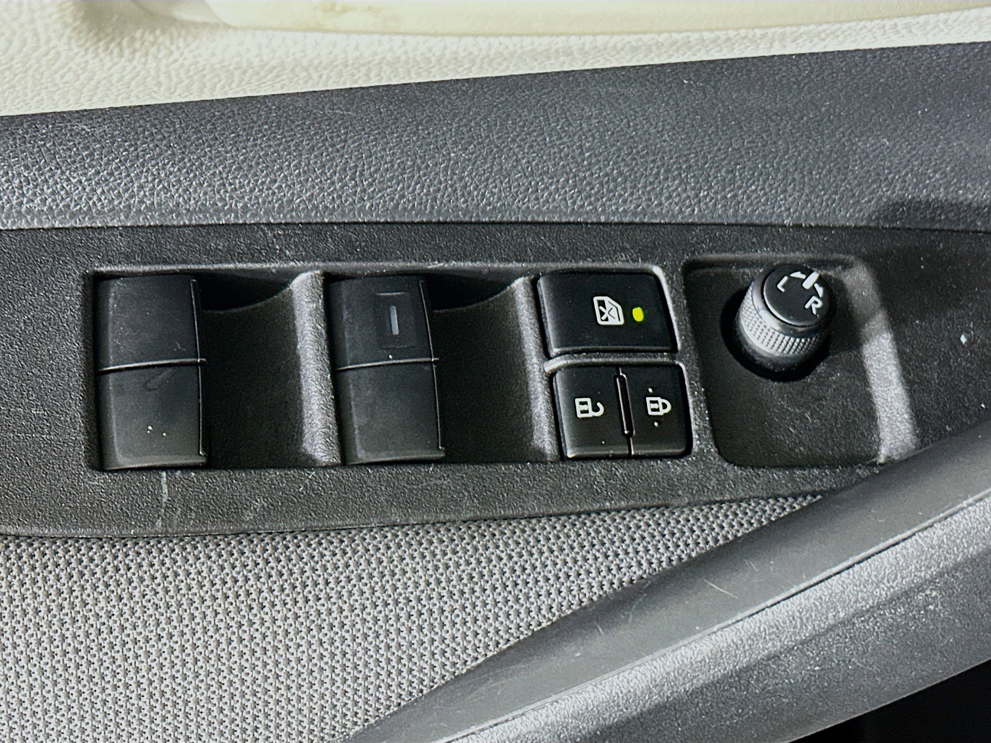 Used 2022 Toyota Corolla L FWD image 14