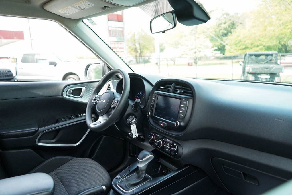 Used 2022 Kia Soul LX w/ Technology Package image 31