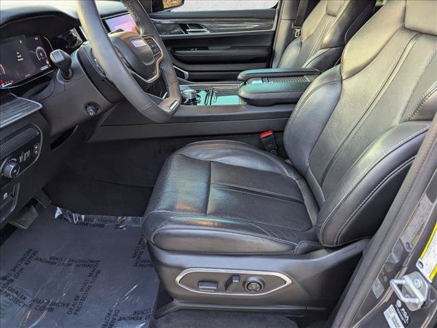 Used 2022 Jeep Wagoneer Series II RWD image 15