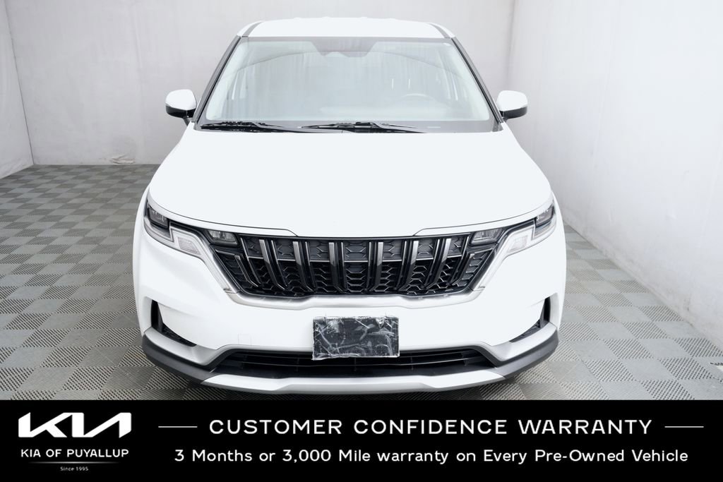 Used 2024 Kia Carnival LX FWD image 2