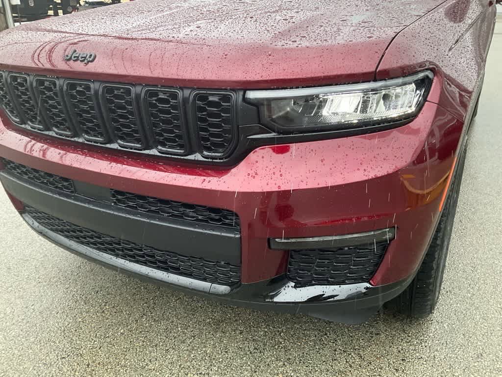 New 2025 Jeep Grand Cherokee L Limited w/ MOPAR Finishing Package AWD/4WD image 28
