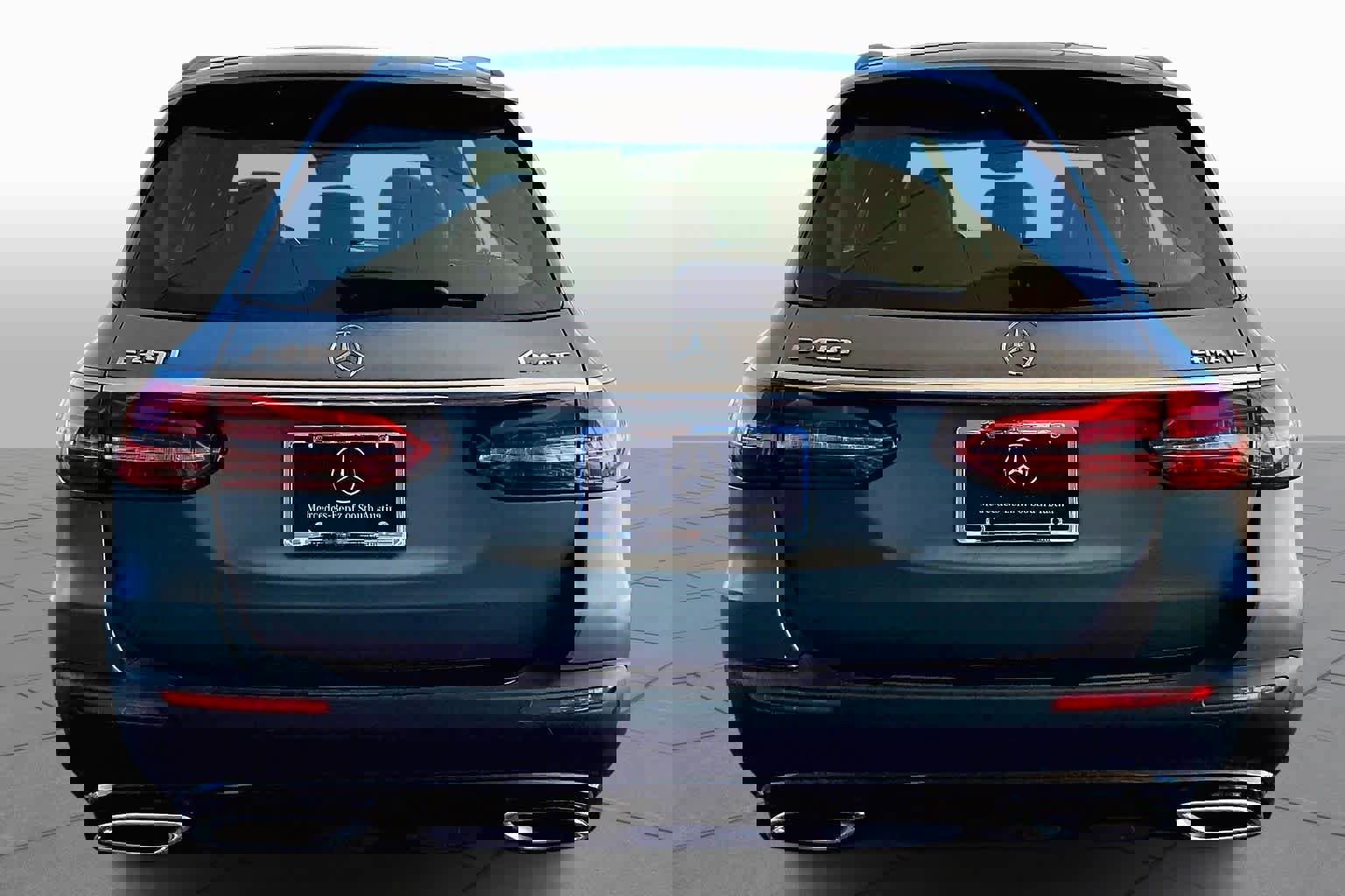 Used 2023 Mercedes-Benz E 450 4MATIC All-Terrain Wagon image 4