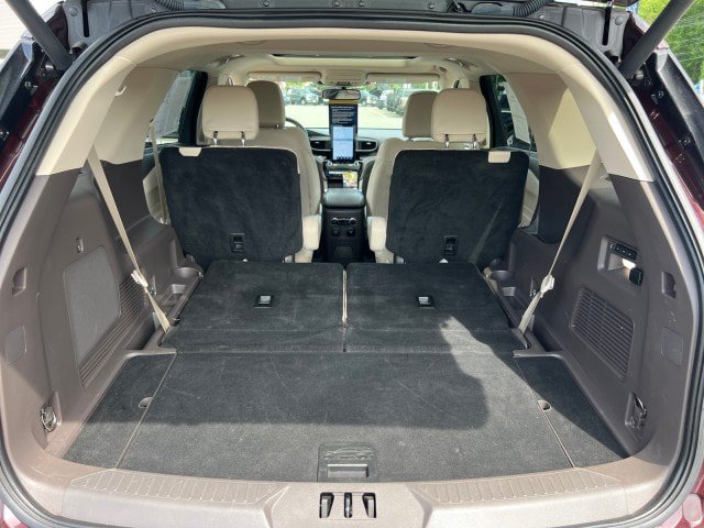Certified 2023 Ford Explorer Platinum w/ Technology Package AWD/4WD image 29