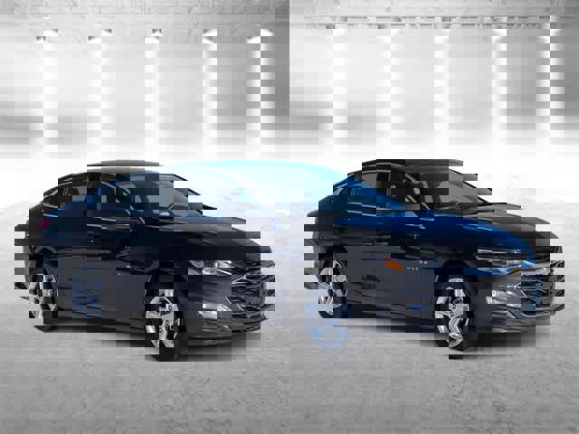 Used 2023 Chevrolet Malibu LT image 2