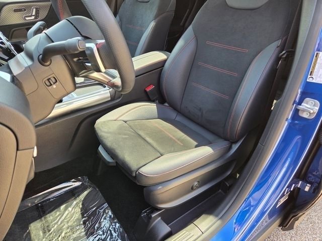 Used 2025 Mercedes-Benz GLA 250 4MATIC image 8