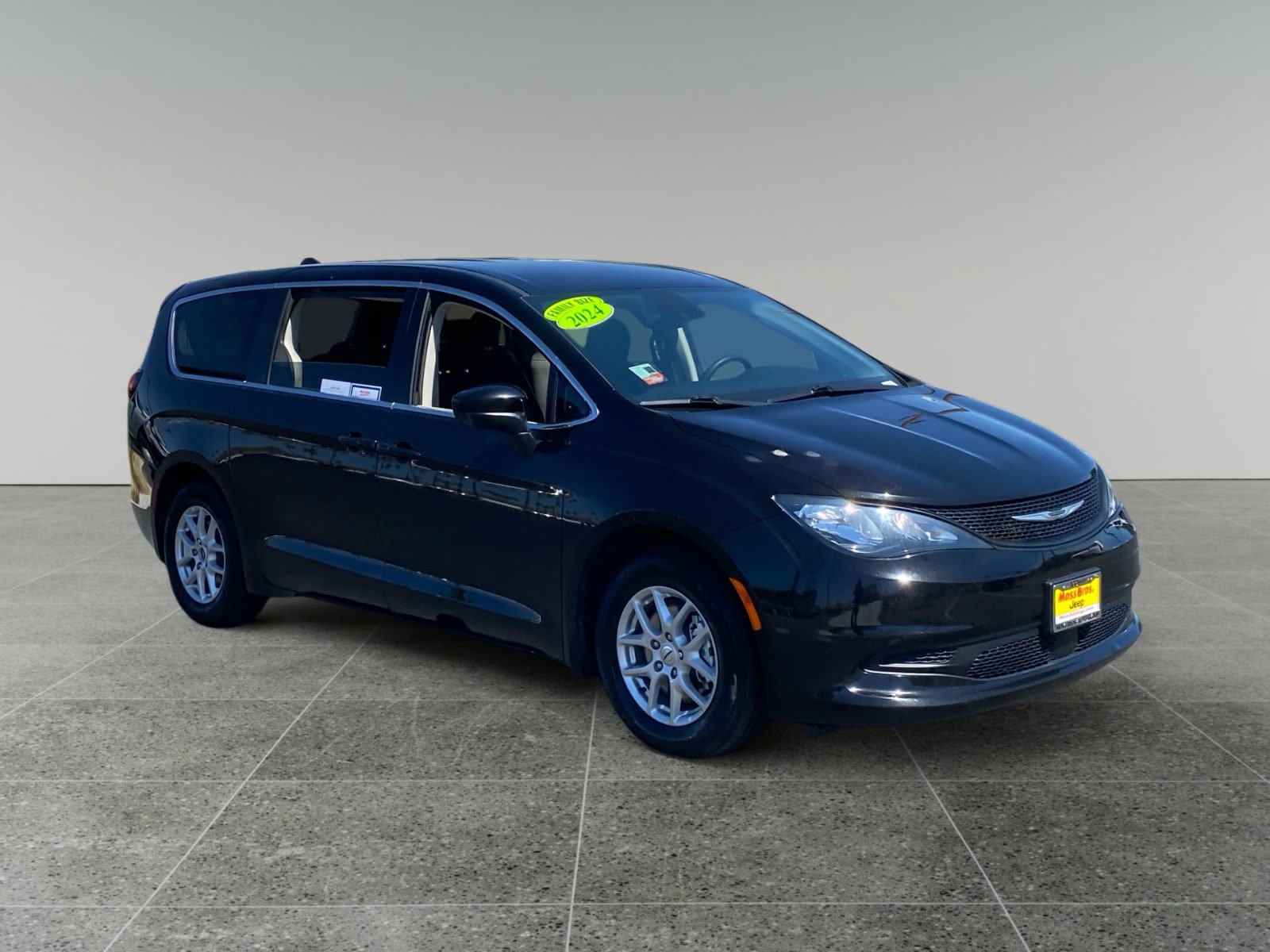 Used 2024 Chrysler Voyager LX FWD image 7