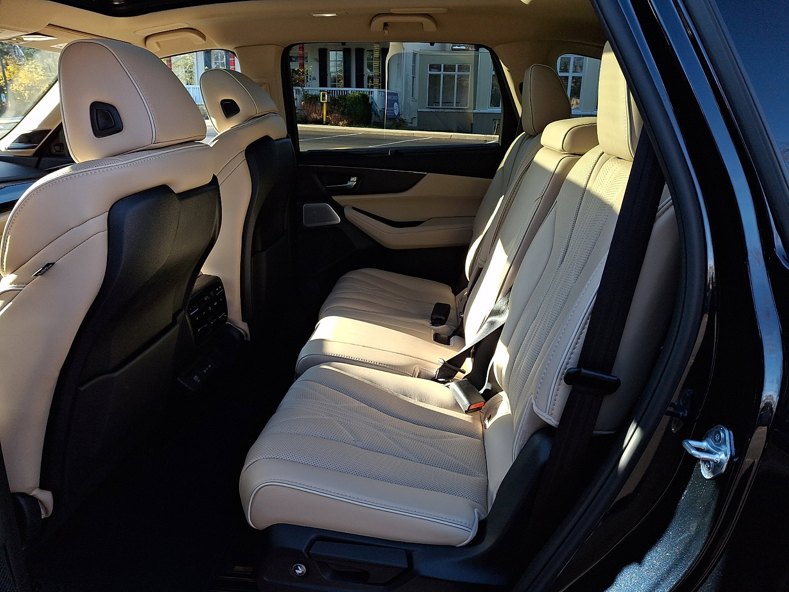 Used 2025 Acura MDX SH-AWD w/ Advance Package image 10