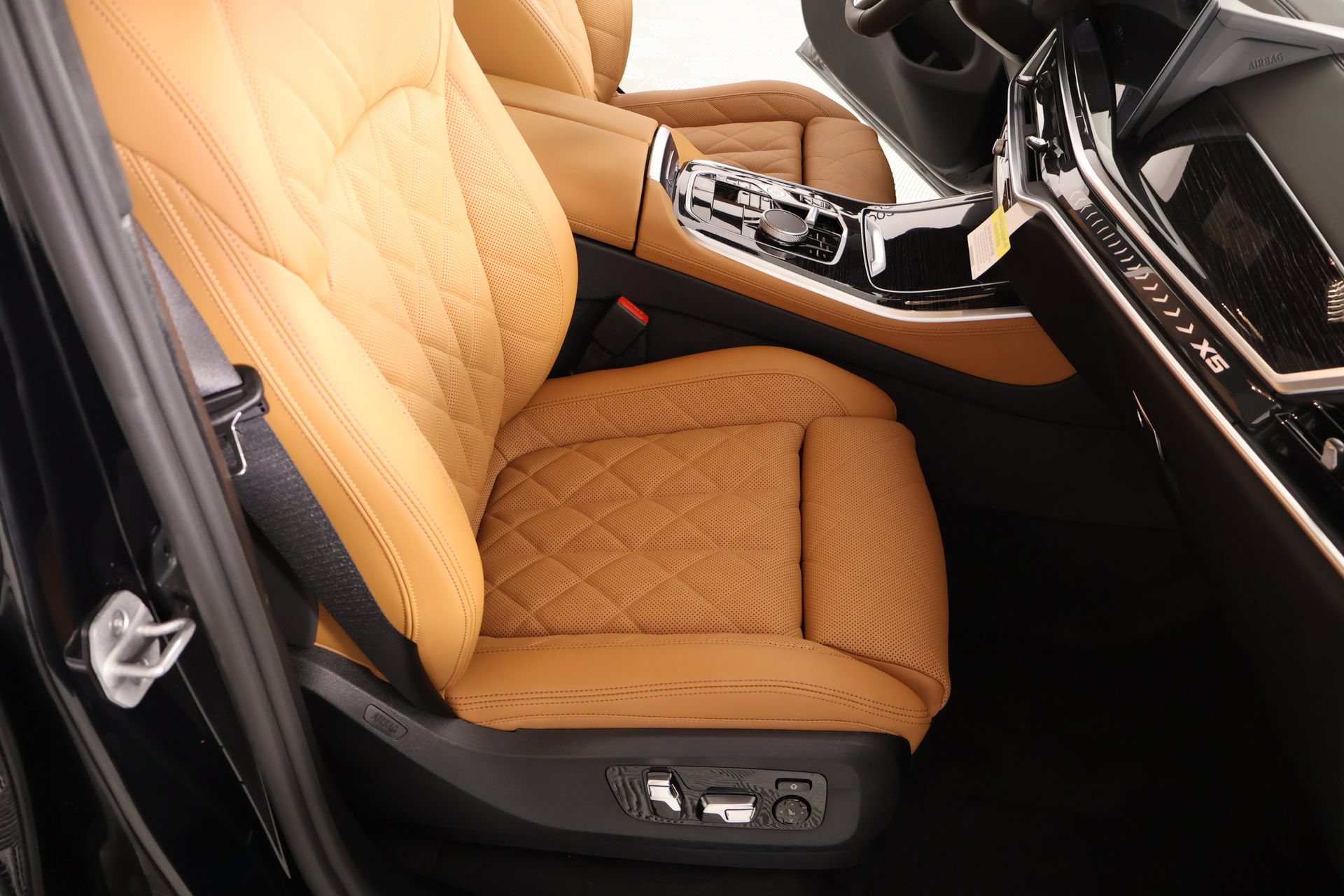 New 2026 BMW X5 xDrive40i w/ M Sport Package AWD/4WD image 13