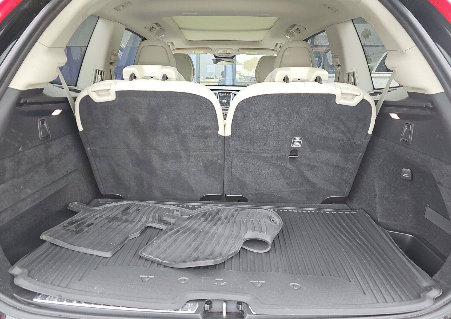 Used 2024 Volvo XC90 T8 Plus AWD/4WD image 8