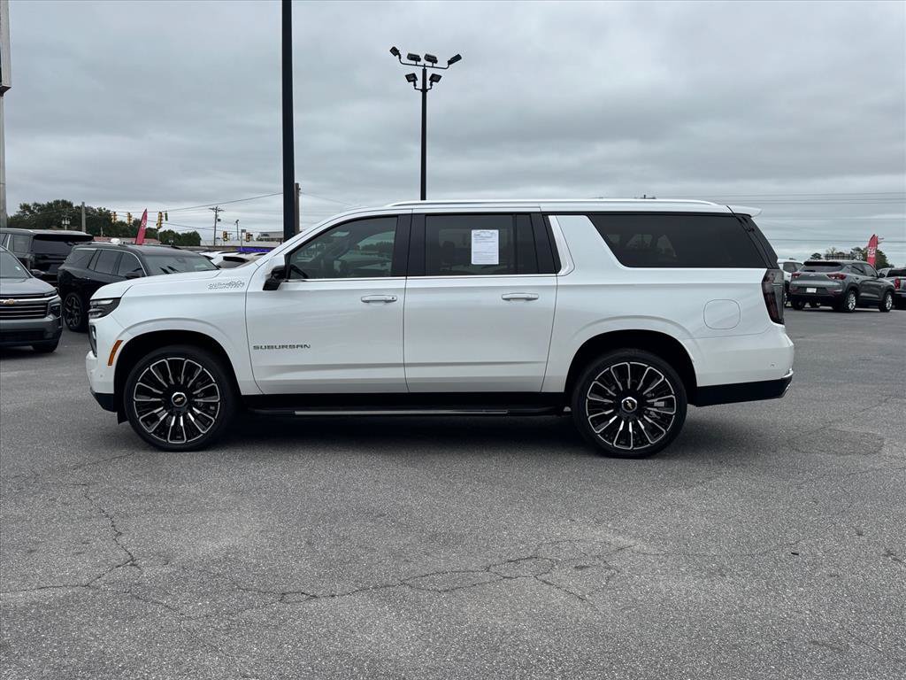 Used 2025 Chevrolet Suburban High Country AWD/4WD image 6
