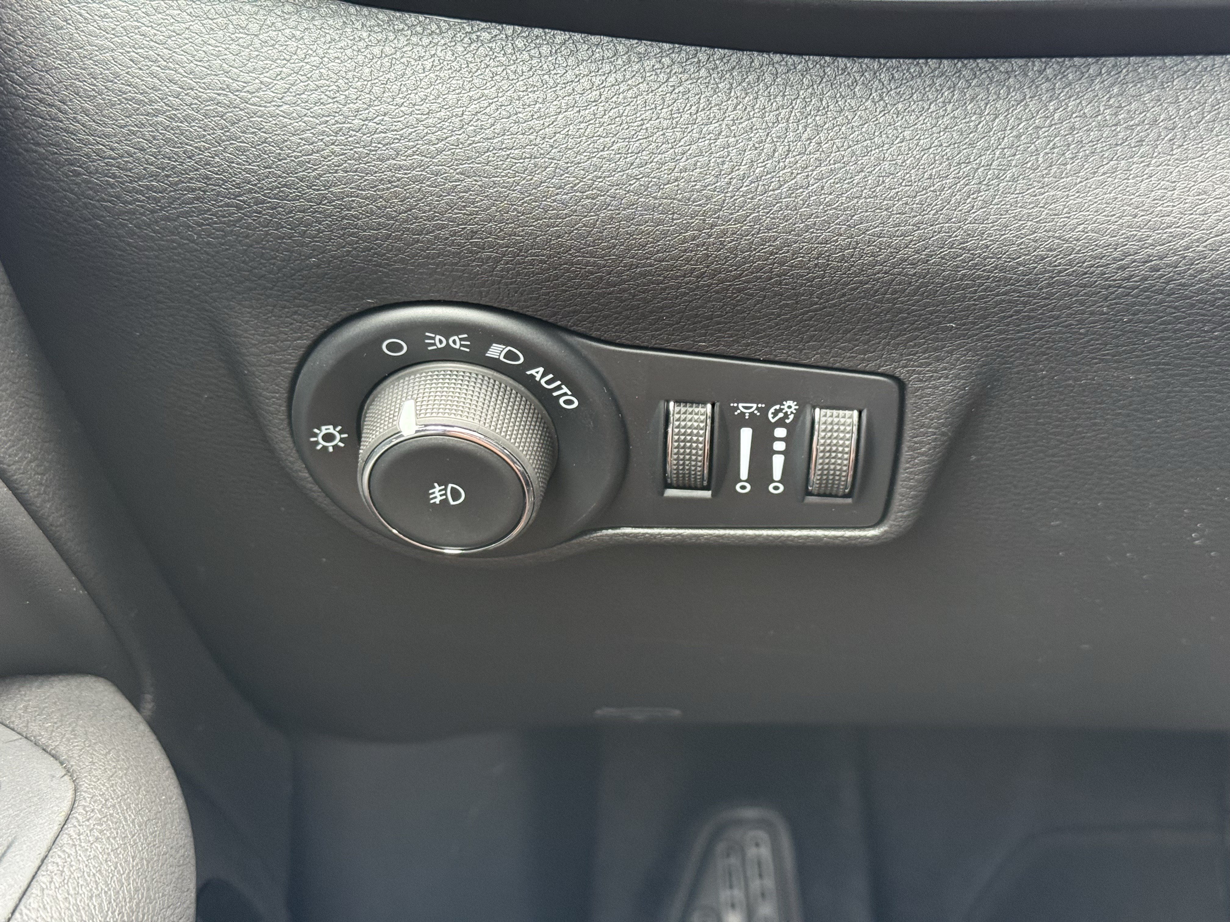 New 2026 Jeep Compass Latitude AWD/4WD image 27