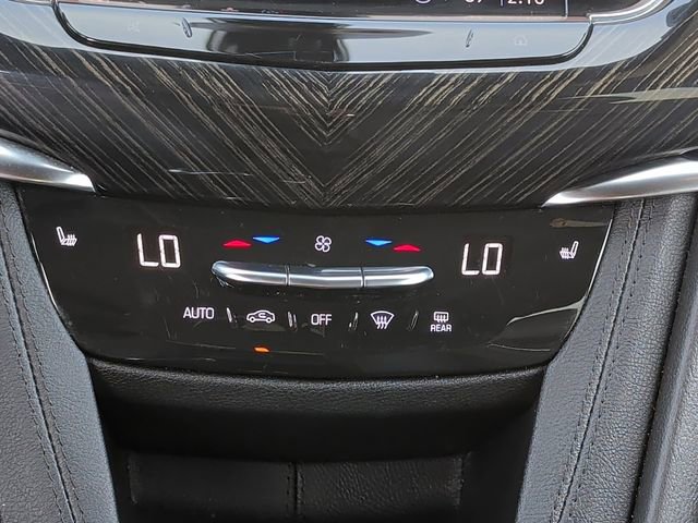 Certified 2022 Cadillac XT6 Premium Luxury image 4