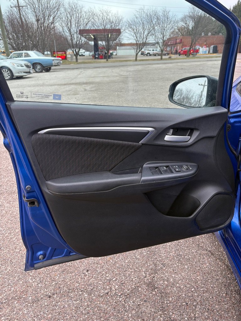 Used 2018 Honda Fit Sport image 10
