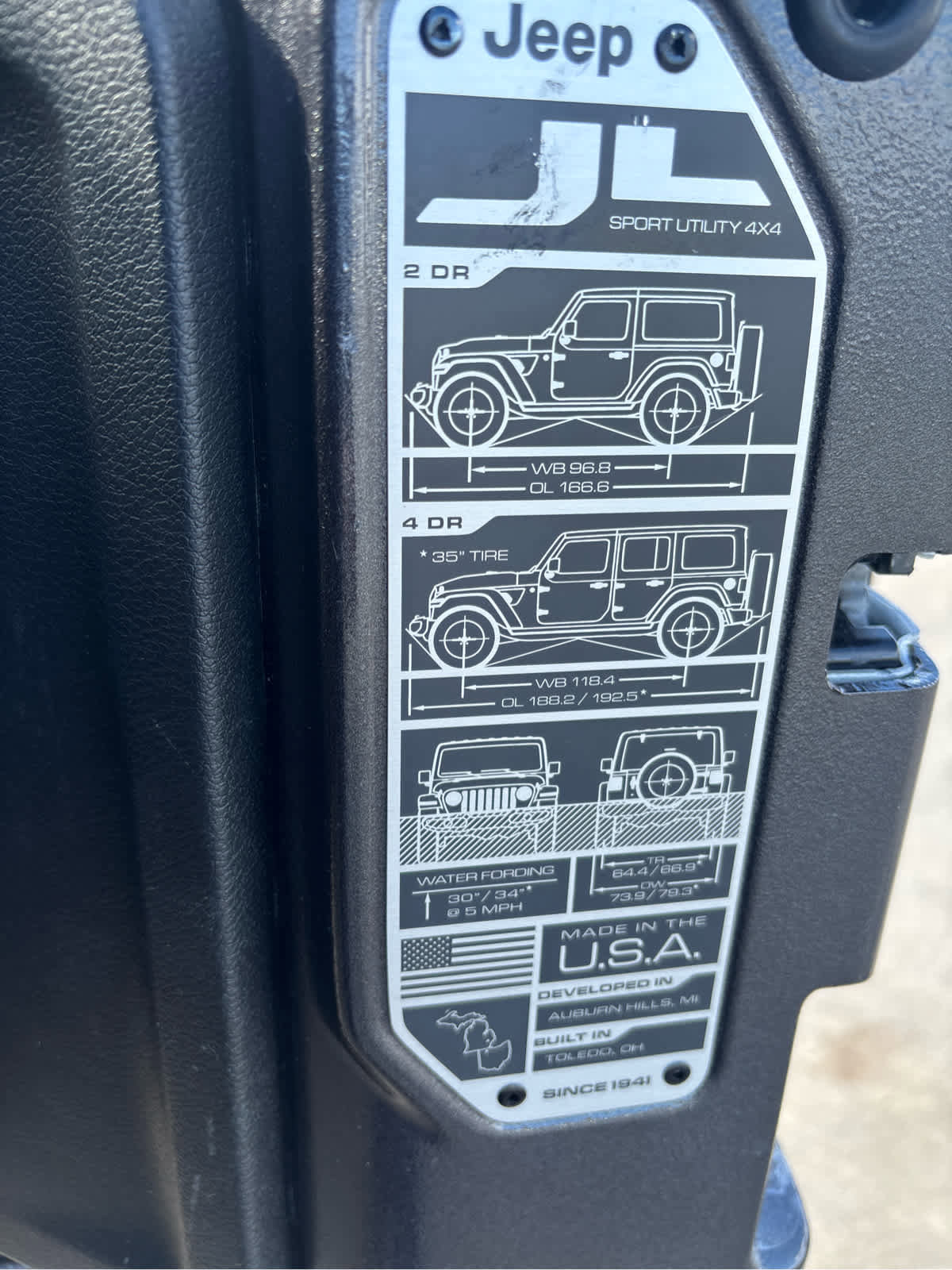 Used 2024 Jeep Wrangler Sport S w/ Convenience Group AWD/4WD image 8