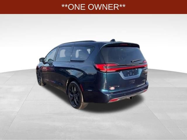 Used 2023 Chrysler Pacifica Limited w/ Uconnect Theater Family Group image 5