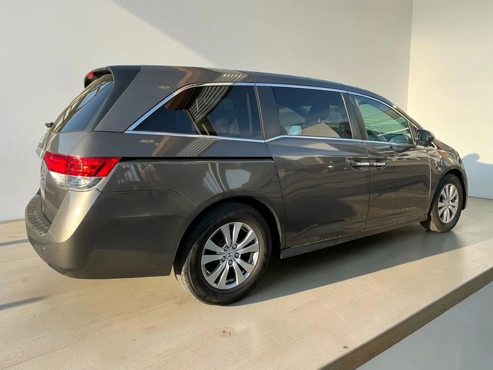 Used 2016 Honda Odyssey EX image 6