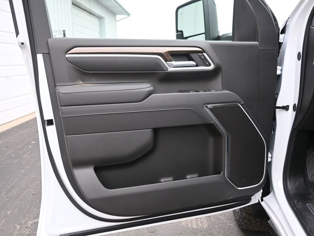 New 2026 Chevrolet Silverado 3500 LT w/ Trail Boss Package image 17