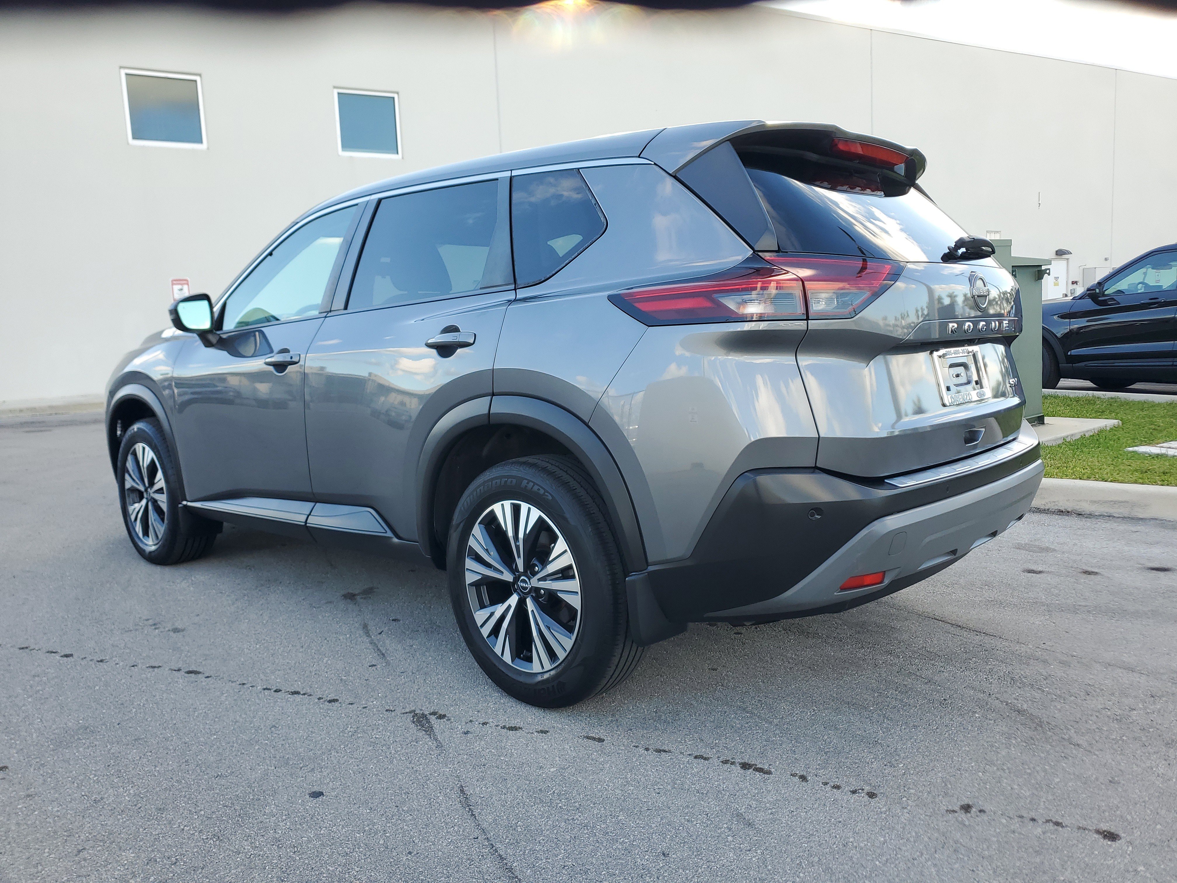 Used 2022 Nissan Rogue SV image 7