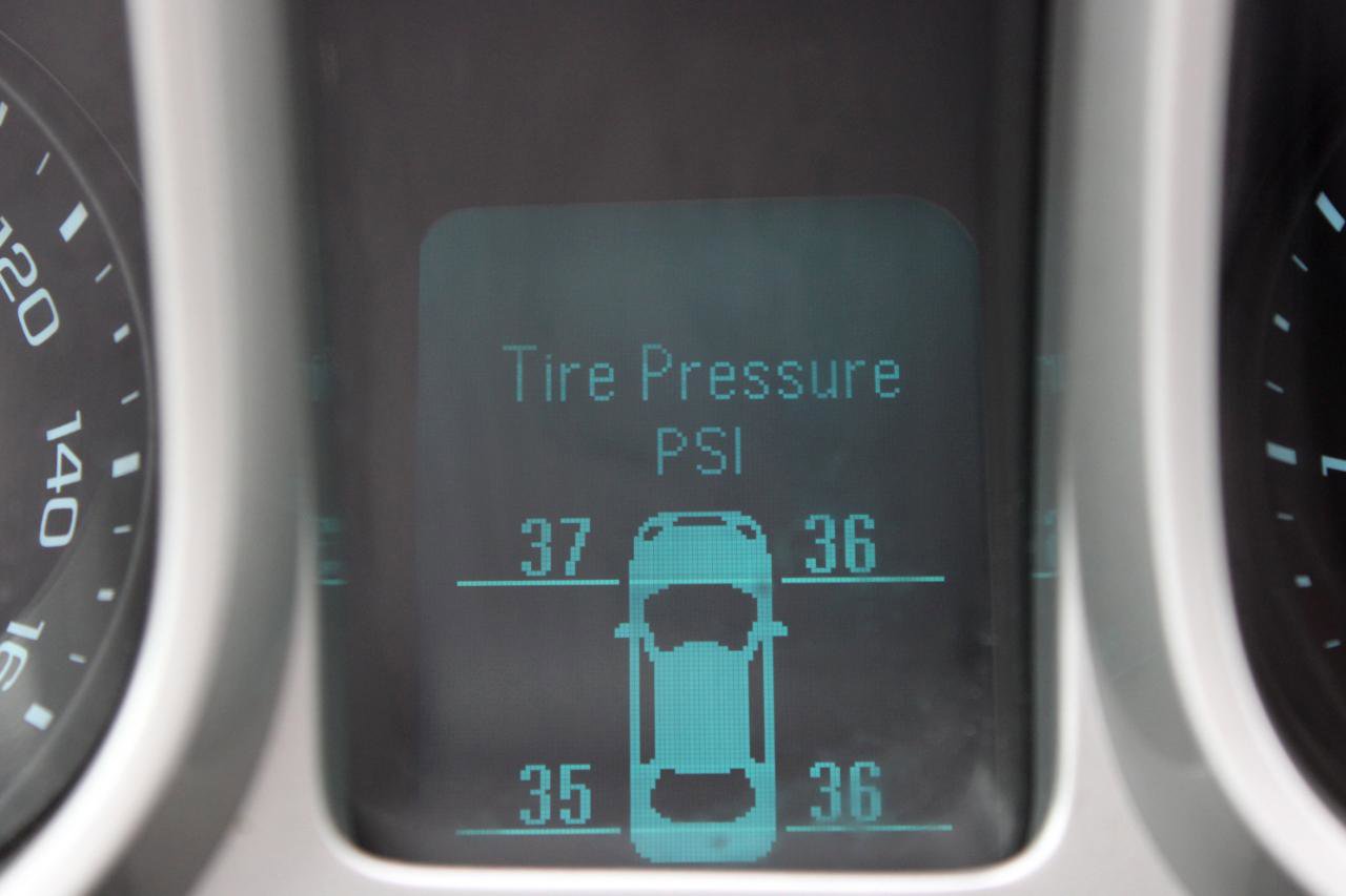 Used 2014 Chevrolet Camaro LS RWD image 21