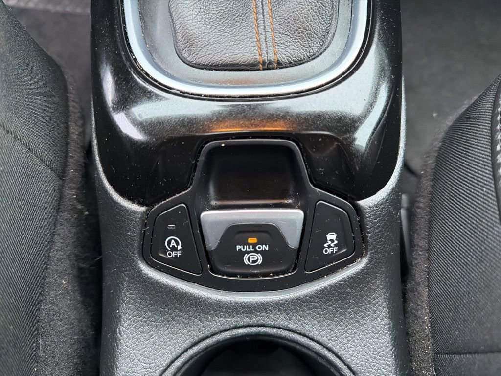 Used 2018 Jeep Compass Limited w/ Navigation Group image 41