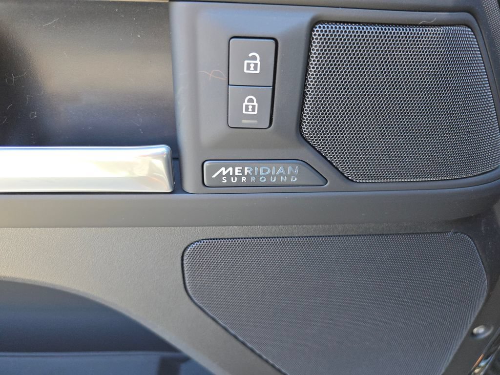 New 2026 Land Rover Defender 110 X-Dynamic SE AWD/4WD image 19