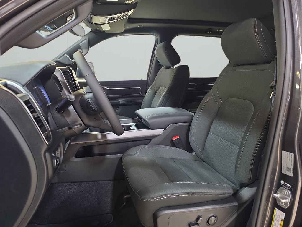 New 2026 RAM 1500 Big Horn AWD/4WD image 13