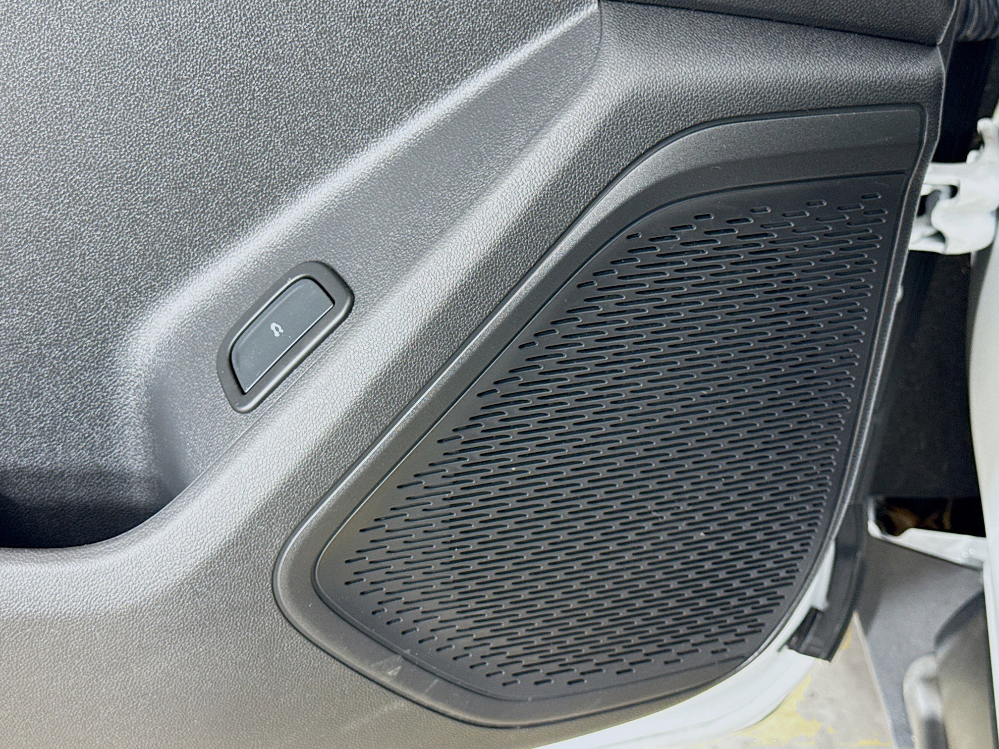 Used 2025 Chevrolet Traverse LT w/ LPO, Floor Liner Package AWD/4WD image 19