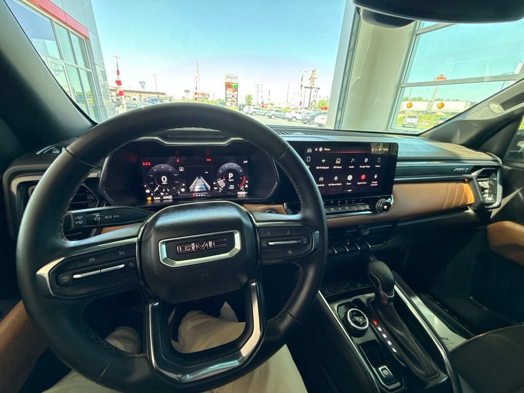 Used 2025 GMC Canyon AT4 AWD/4WD image 18