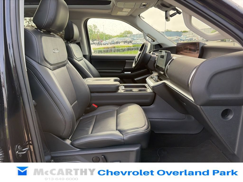 Used 2025 Ford Expedition Platinum AWD/4WD image 38