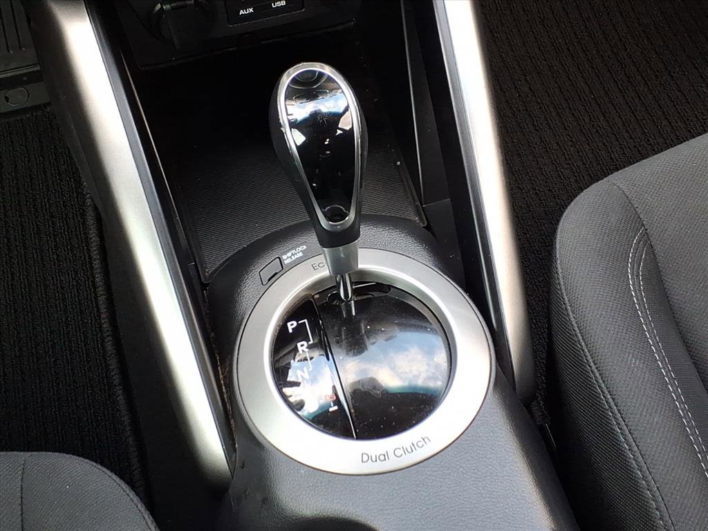 Used 2017 Hyundai Veloster Value Edition image 21