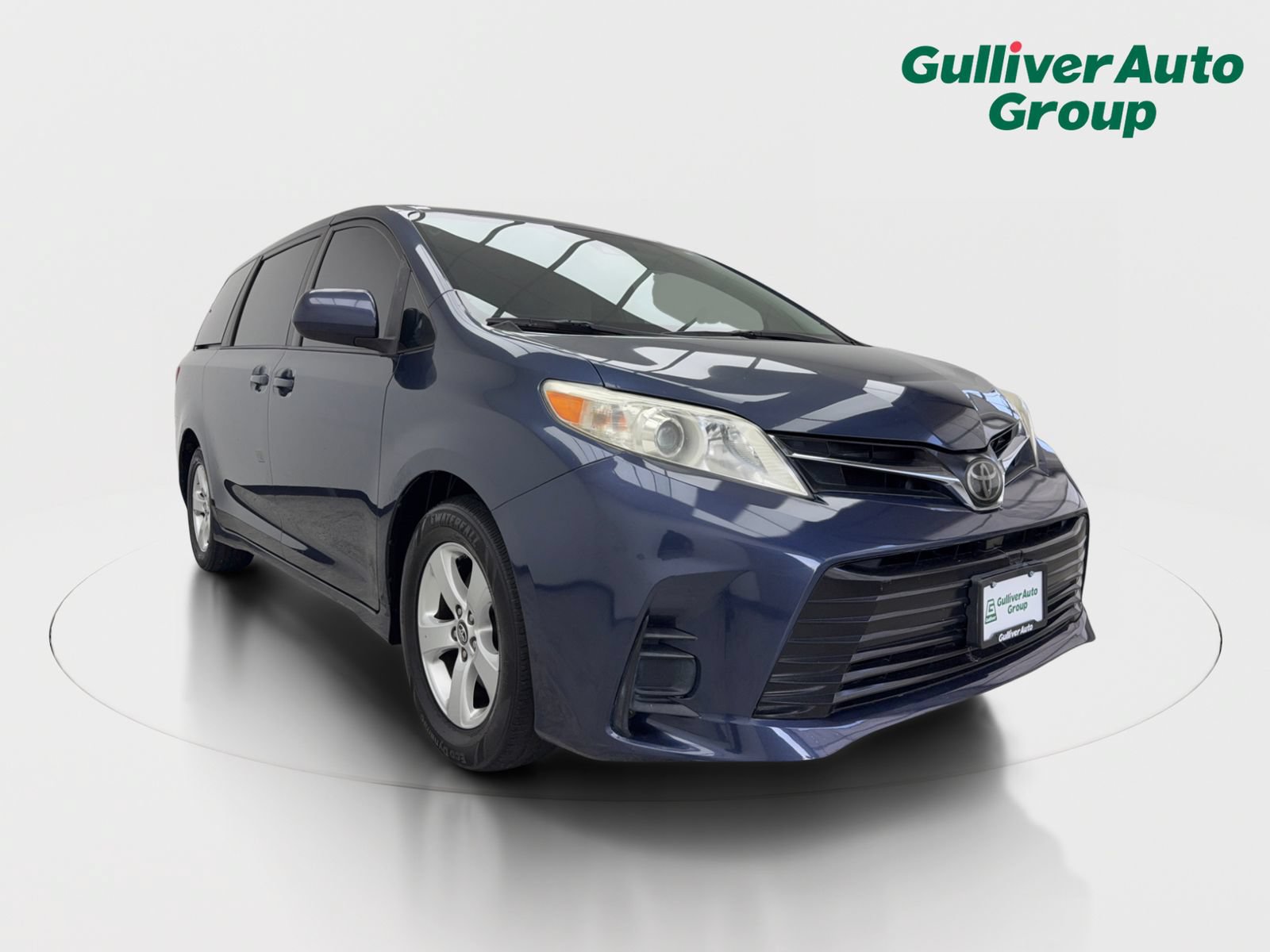 Used 2018 Toyota Sienna LE w/ Carpet Mat Package FWD image 13