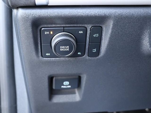 Used 2025 Ford Expedition Active AWD/4WD image 31