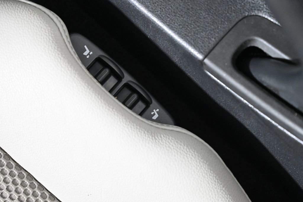 Used 2010 Nissan 370Z Touring w/ Sport Pkg image 31