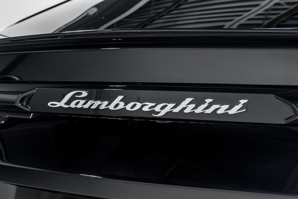 Used 2022 Lamborghini Urus AWD/4WD image 55