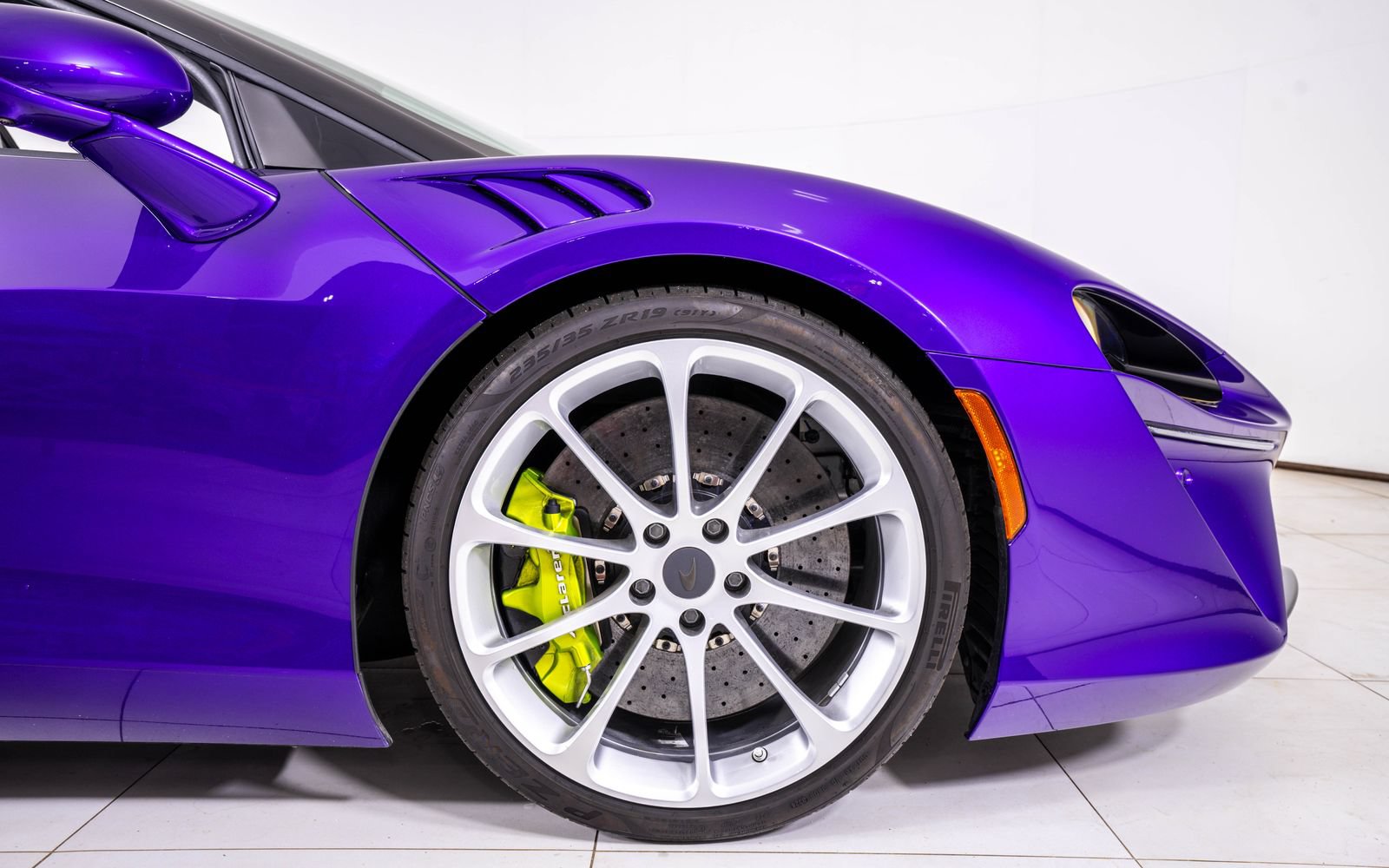 New 2025 McLaren Artura Spider RWD image 19
