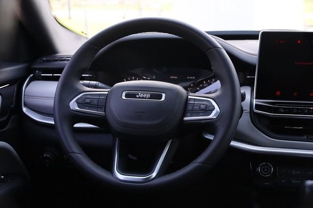 Used 2025 Jeep Compass Limited AWD/4WD image 24