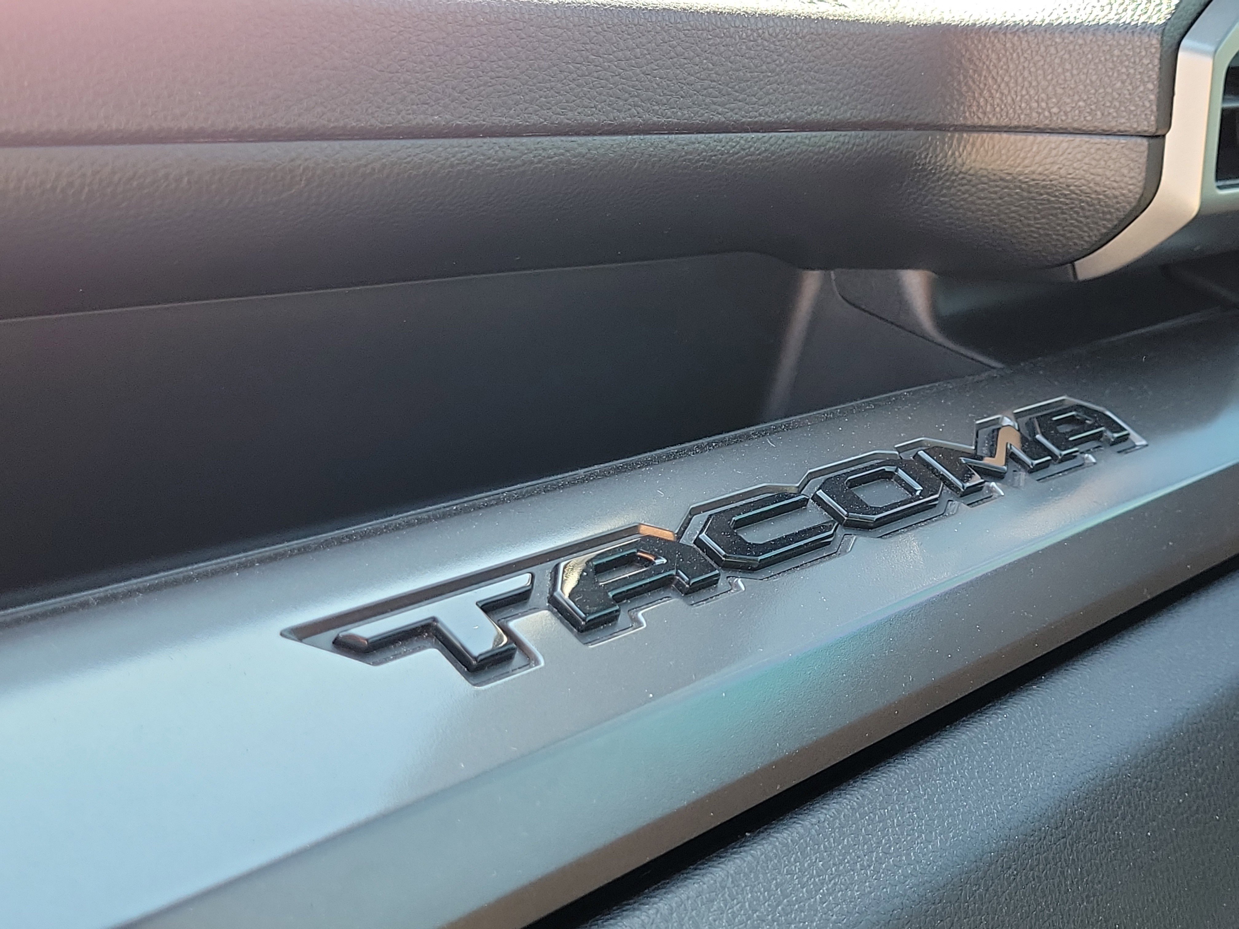 Used 2024 Toyota Tacoma TRD Sport w/ TRD Sport Upgrade Package image 30