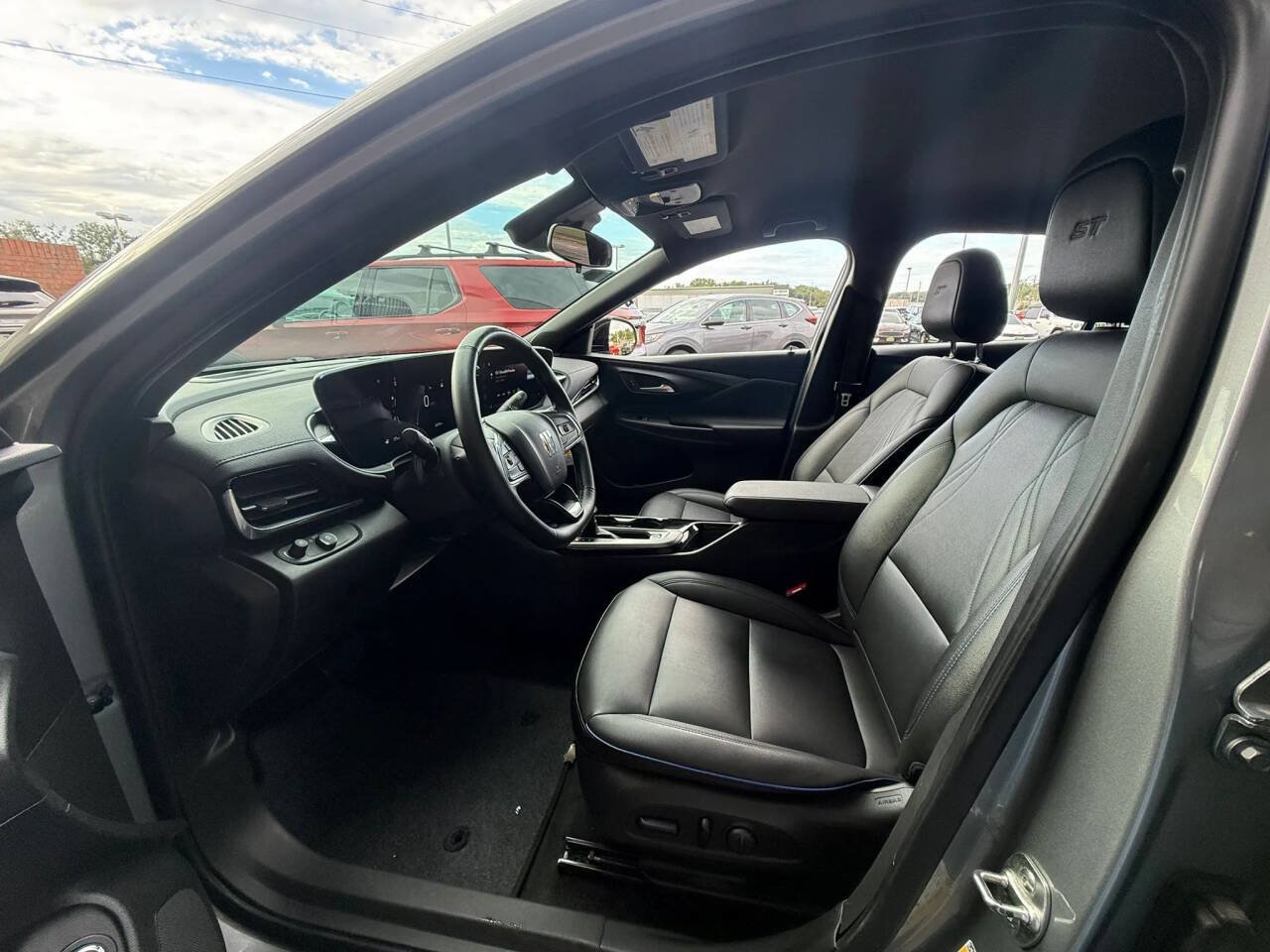 Used 2024 Buick Envista Sport Touring w/ Convenience I Package FWD image 15
