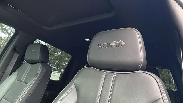 Used 2022 Chevrolet Silverado 2500 High Country w/ Technology Package image 31