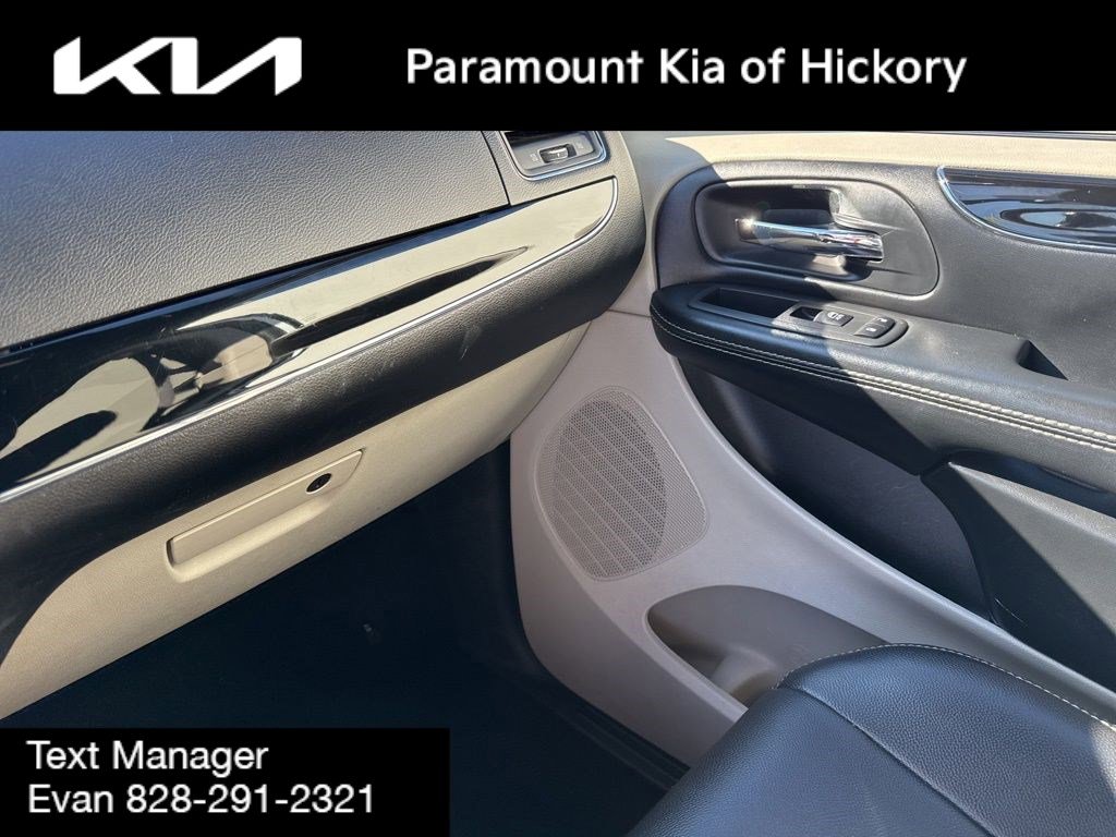 Used 2019 Dodge Grand Caravan SXT image 28