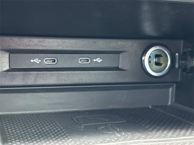 Used 2023 Volkswagen Tiguan SE R-Line image 30