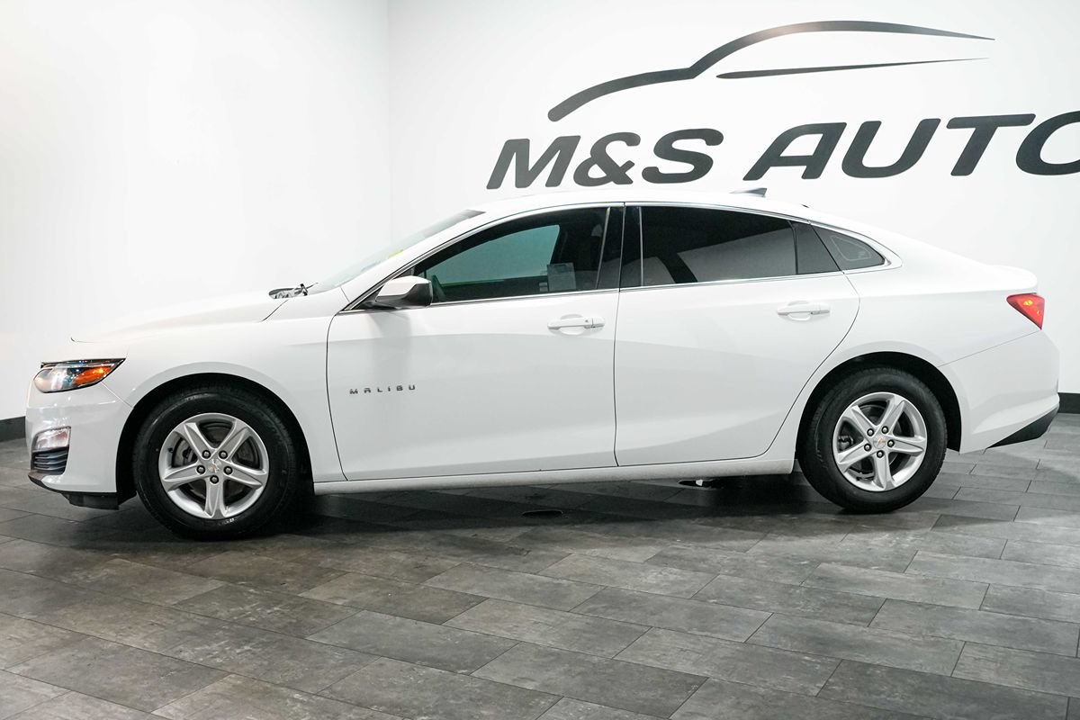 Used 2023 Chevrolet Malibu LS w/ Driver Confidence Package FWD image 3
