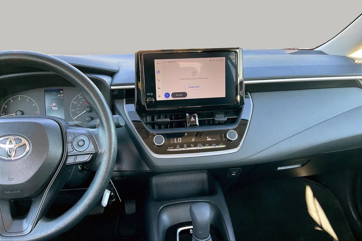 Used 2025 Toyota Corolla LE FWD image 7