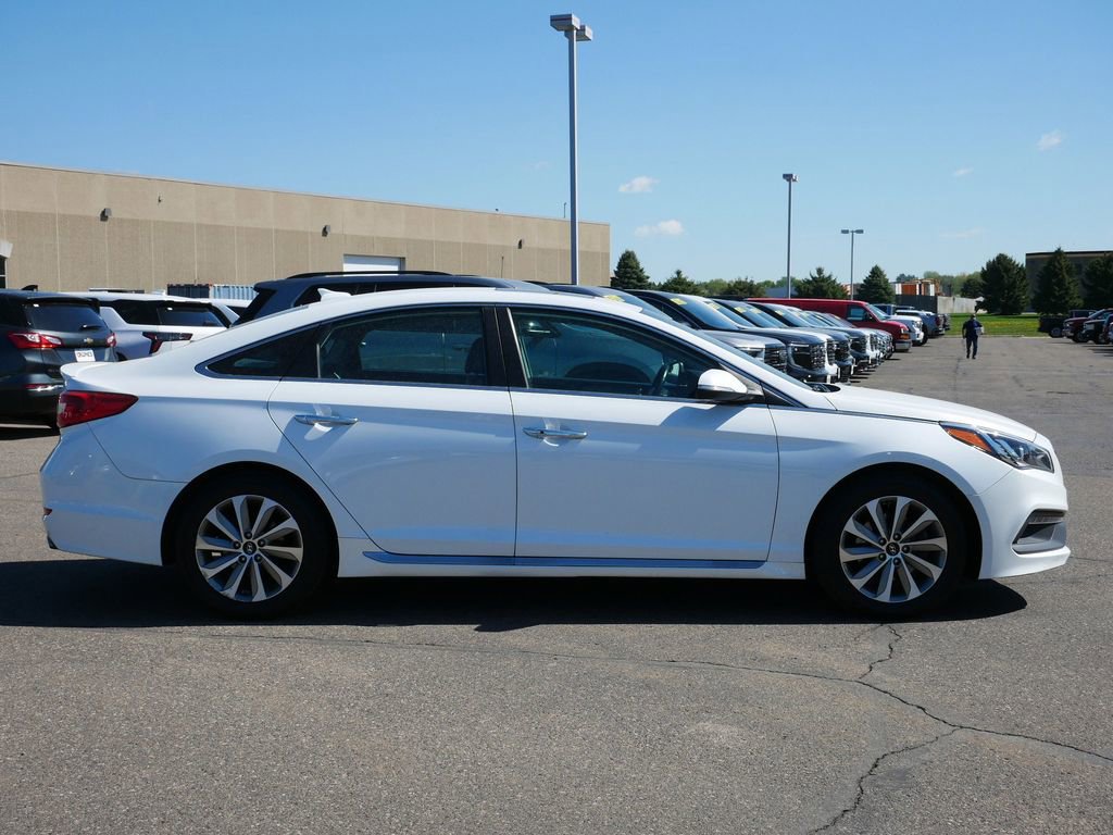 Used 2017 Hyundai Sonata Sport w/ Value Edition Package 02 FWD image 11