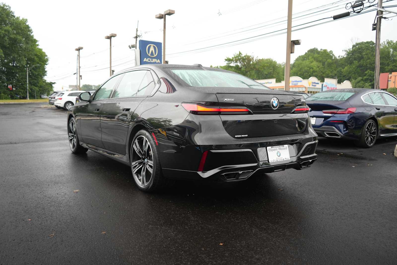 Used 2024 BMW 760i xDrive w/ Executive Package AWD/4WD image 5