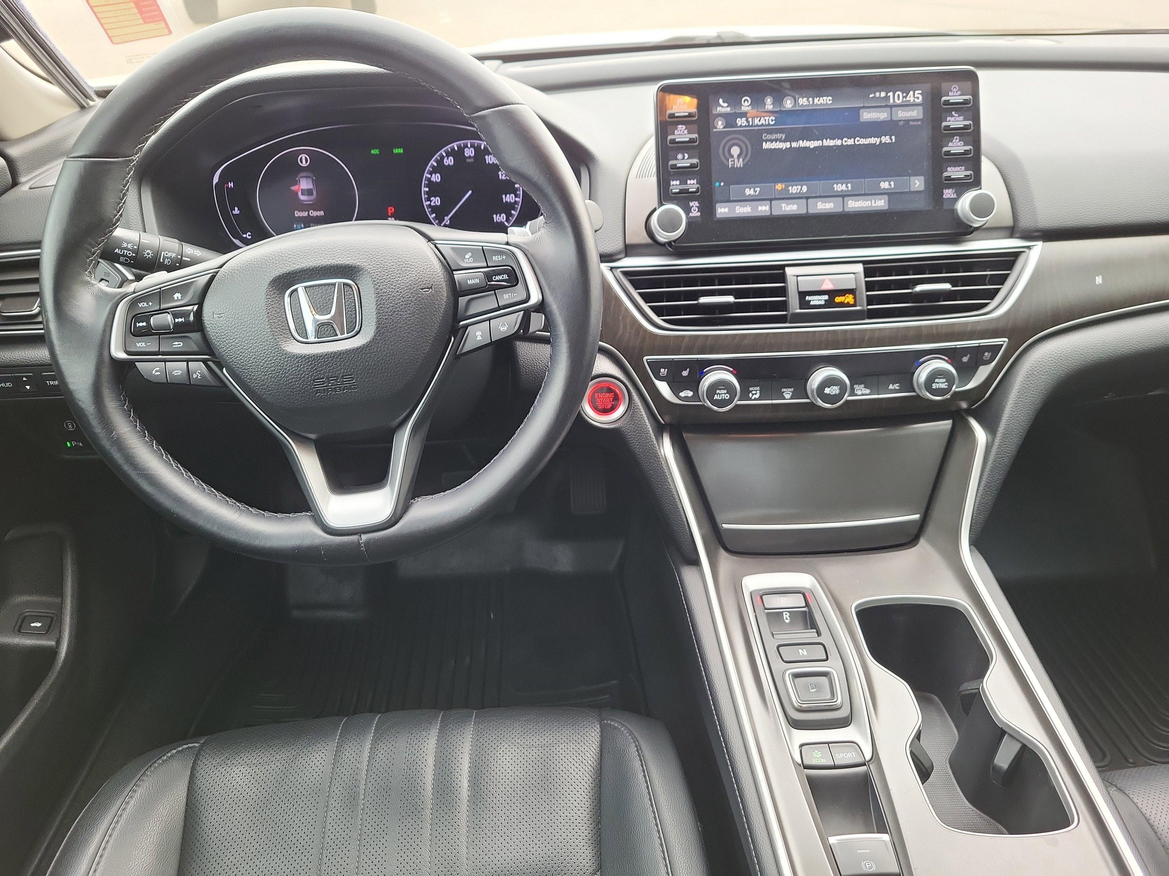 Used 2018 Honda Accord Touring image 9