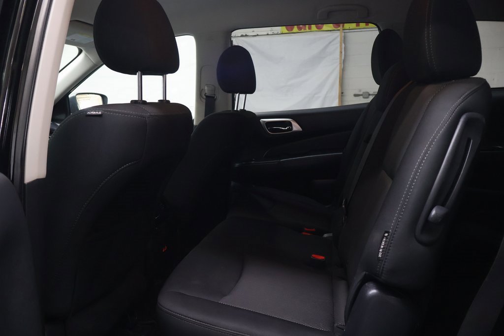 Used 2020 Nissan Pathfinder S image 16