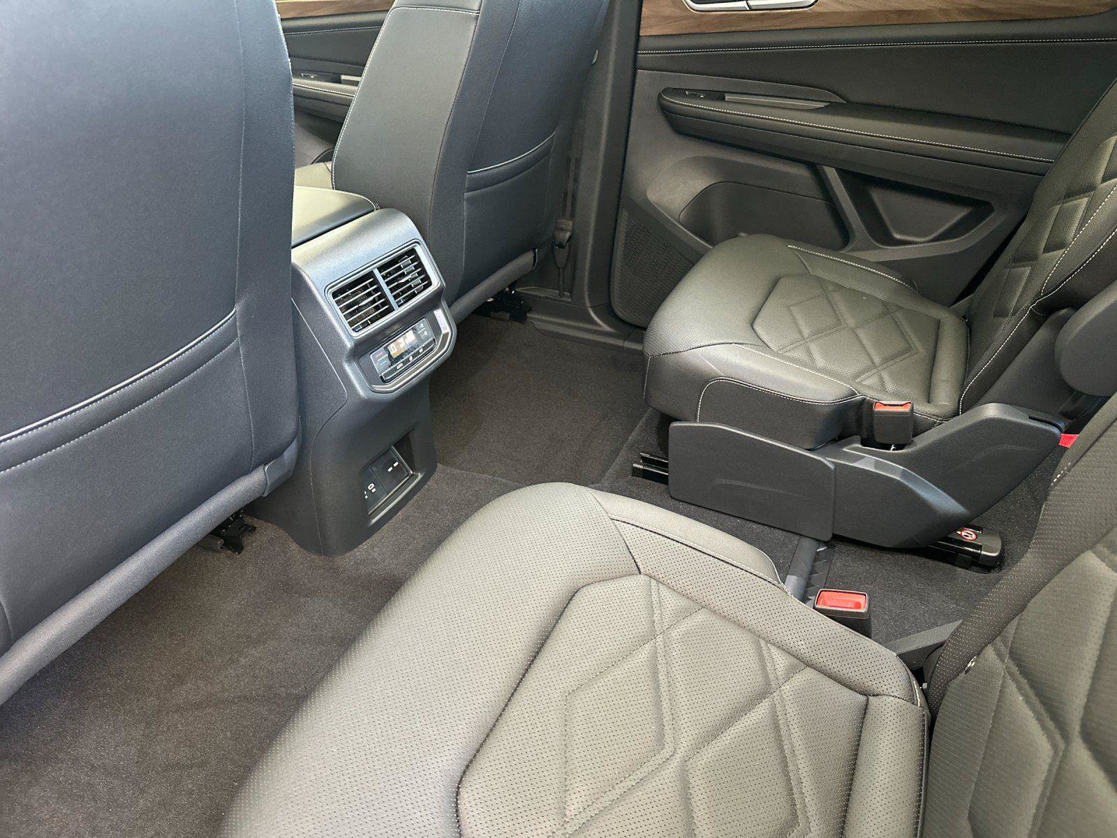 New 2026 Volkswagen Atlas SE AWD/4WD image 11