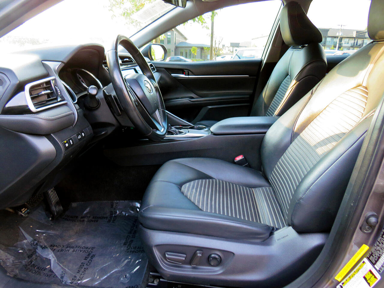 Used 2018 Toyota Camry SE image 12